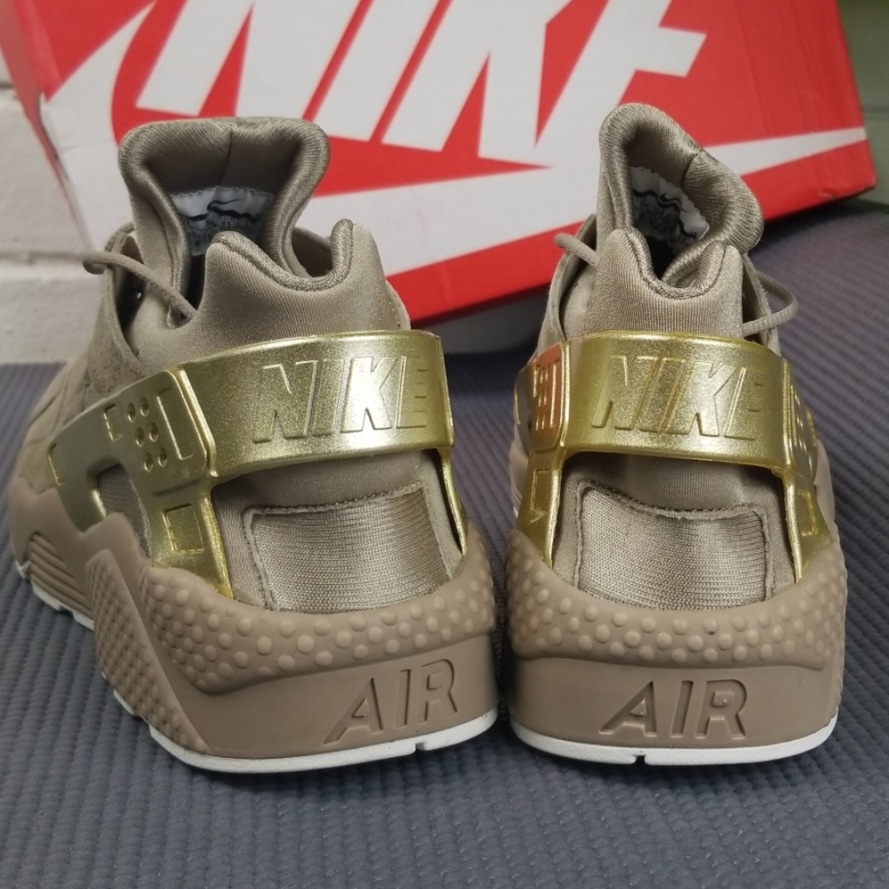 Nike Air Huarache Run Premium "Gold Rush" - Picture 5 of 8